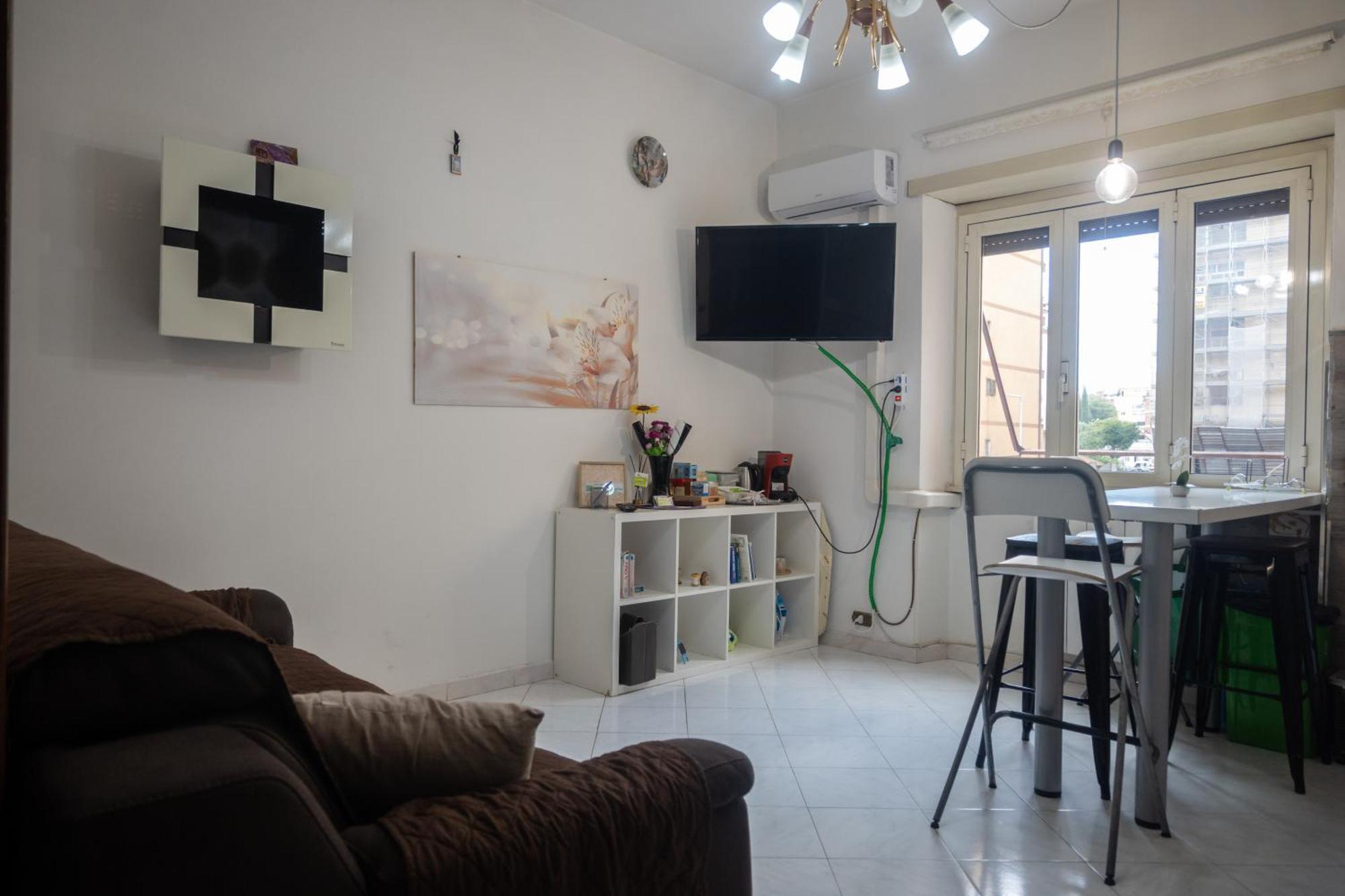 Cerroni'S Corner Apartment Rome Bagian luar foto